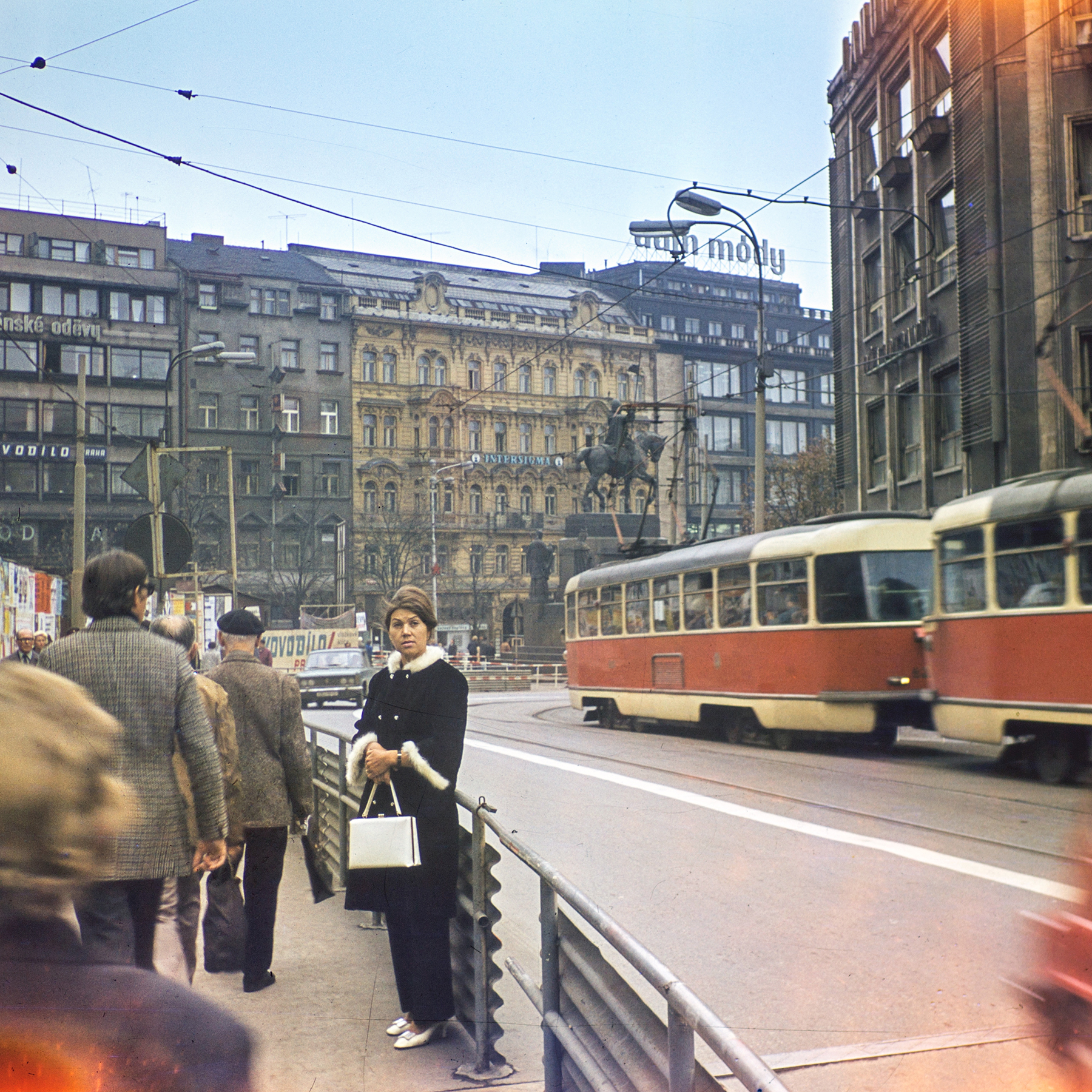 1. Елена Евгеньевна Литасова в Праге, Чехословакия.jpg 1. Елена Евгеньевна Литасова в Праге, Чехословакия.jpg